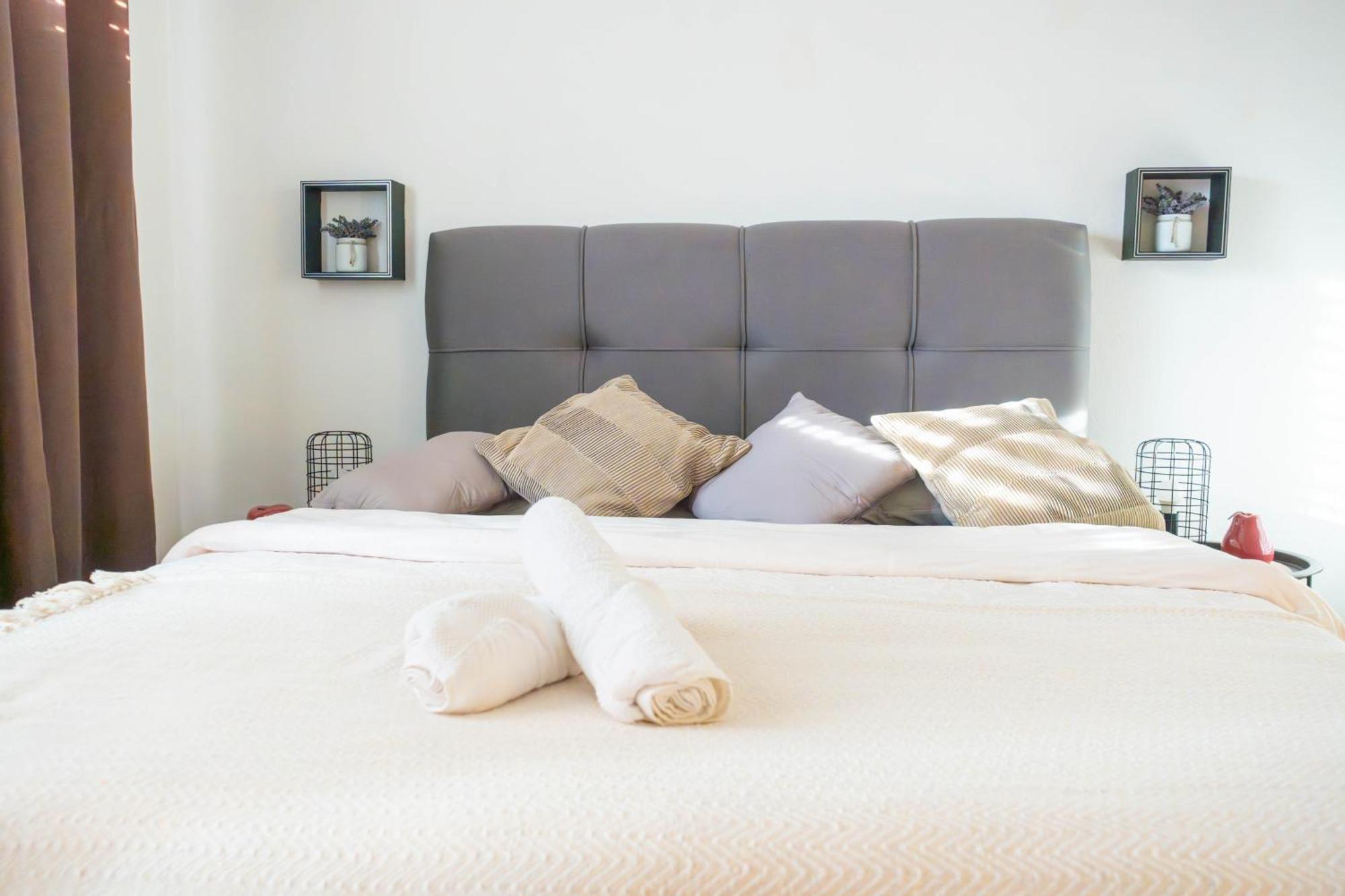 Apartman Lili Knin Esterno foto