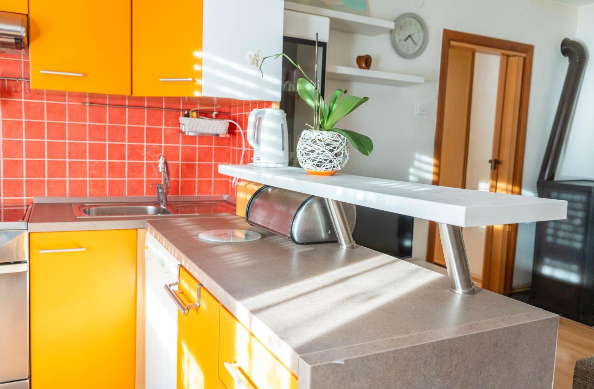 Apartman Lili Knin Esterno foto